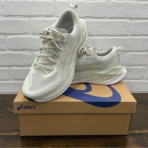 Asics Superblast 2 in USsz10.5. Condition 9/10. Comes with box.